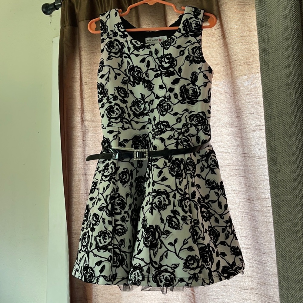 Girls black and white dress